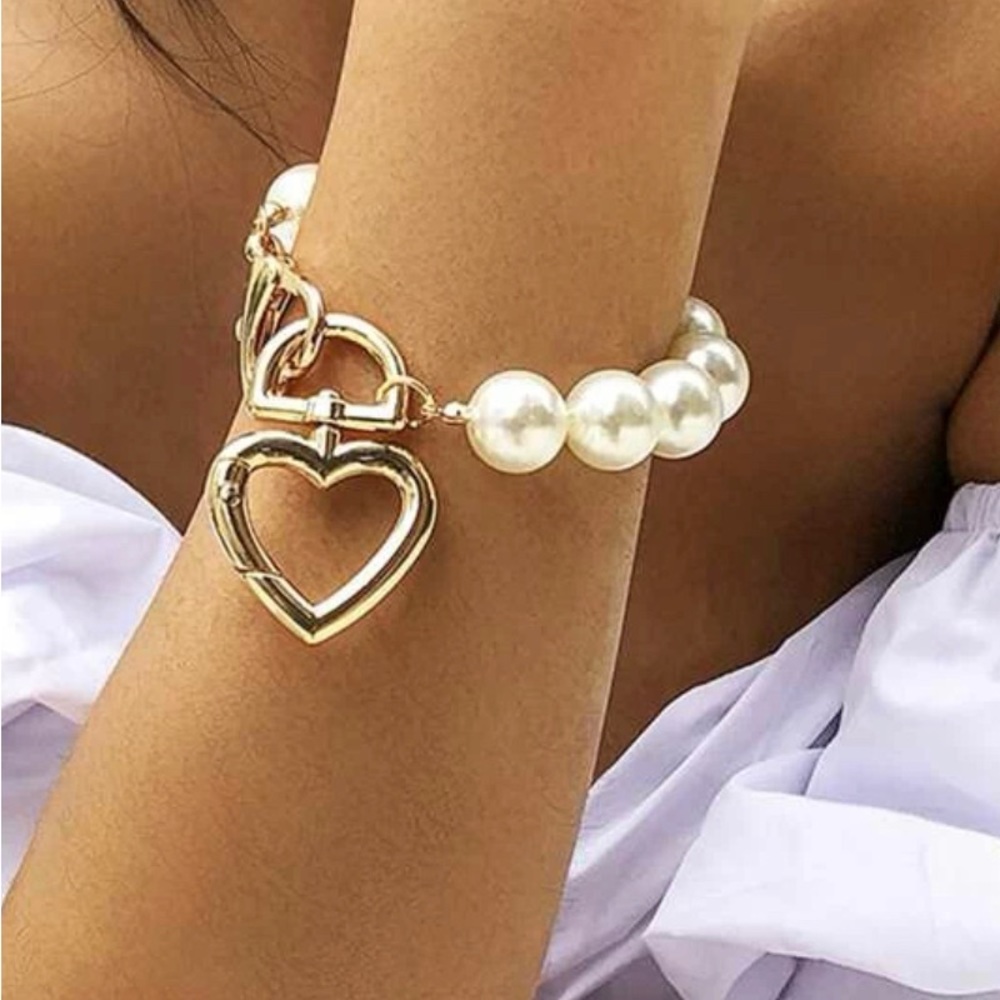 NWOT Pearl Bracelet